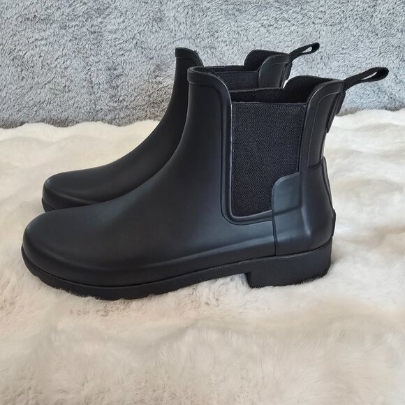 NEW! Hunter Refined Slim Fit Chelsea Boots Black Women's Size 5 US (WFS1017RMA) - Picture 2 of 10